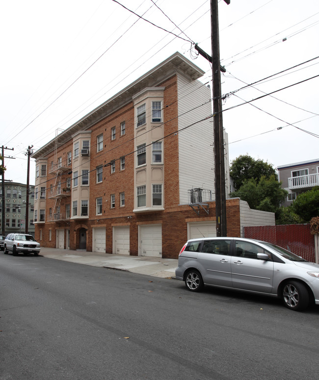 390 Bartlett St in San Francisco, CA - Building Photo - Building Photo