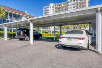 2100 Benjamin Franklin Dr in Sarasota, FL - Building Photo - Building Photo