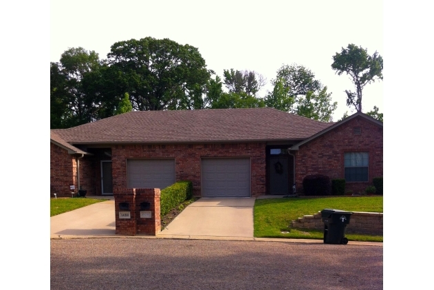 Creekside Townhomes in Tyler, TX - Foto de edificio - Building Photo