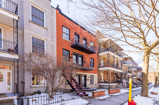 4296-4302 Parthenais St in Montréal, QC - Building Photo - Primary Photo