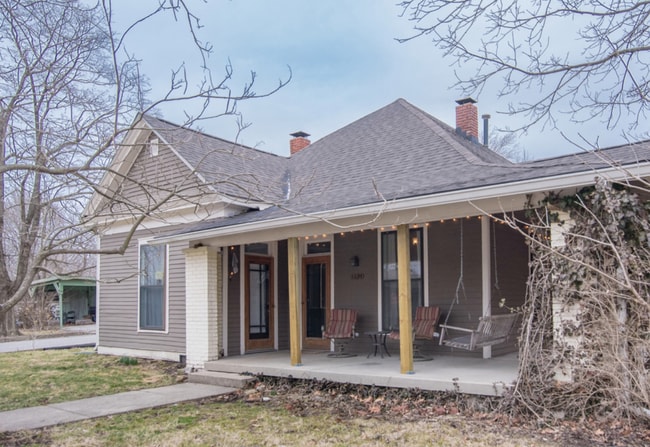 property at 1130 W 6th St