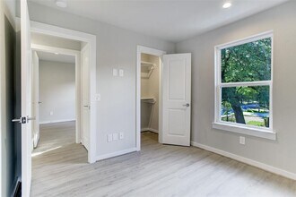 645 E 11th 1/2 St in Houston, TX - Building Photo - Building Photo