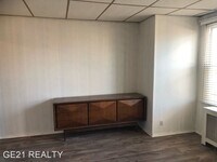 1704 Oregon Ave photo'