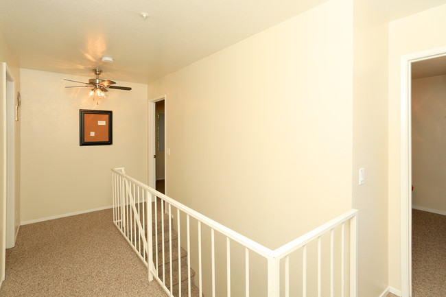 Pomona Townhomes in Chico, CA - Building Photo - Interior Photo