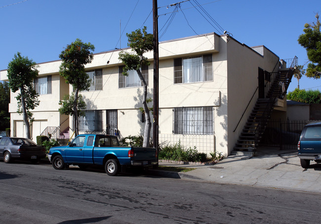 1001 N Chester Ave in Inglewood, CA - Building Photo - Building Photo