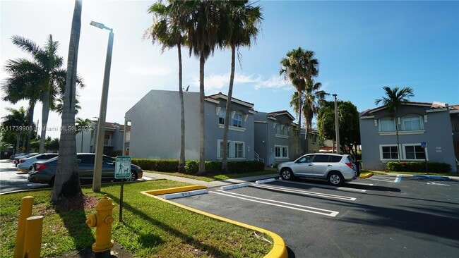 4752 NW 114th Ave in Doral, FL - Building Photo - Building Photo