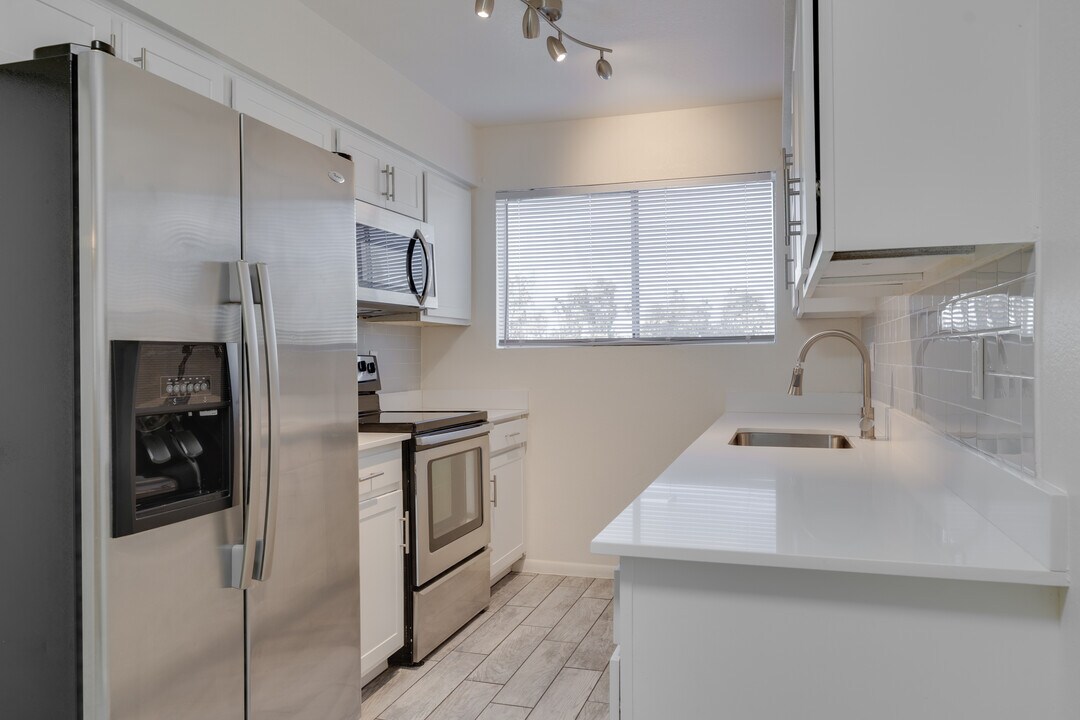 Date Villas Apartments in Mesa, AZ - Building Photo