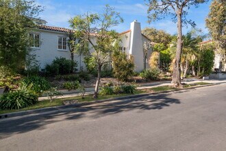 1933 Comstock Ave in Los Angeles, CA - Foto de edificio - Building Photo