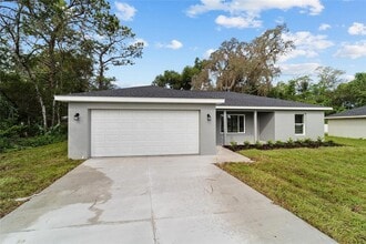 874 NE 130th Terrace, Unit 2 in Silver Springs, FL - Building Photo - Building Photo