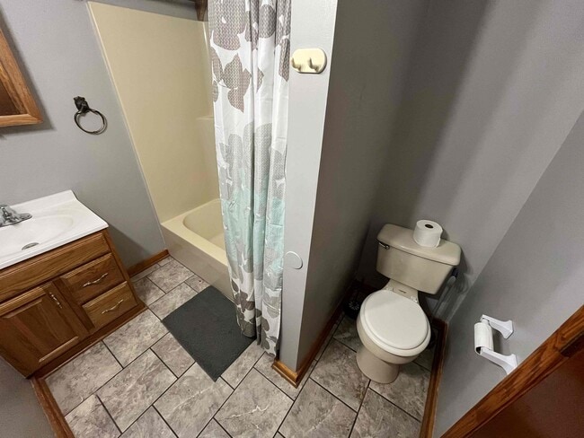 4217 Snake Rd in Athens, AL - Foto de edificio - Building Photo