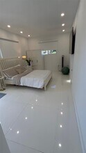 8000 SW 19th St in Miami, FL - Building Photo - Building Photo