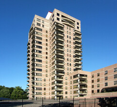 Park Plaza Condominiums in Wilmington, DE - Building Photo - Building Photo