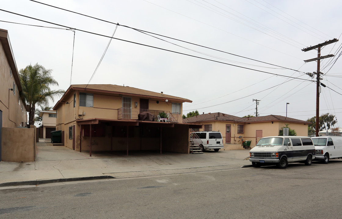 235 S Weitzel St in Oceanside, CA - Building Photo