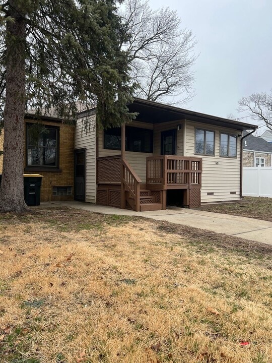 2813 Ridge Rd in Lansing, IL - Building Photo