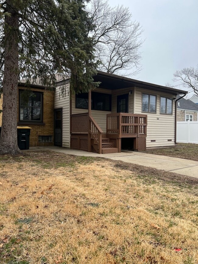 property at 2813 Ridge Rd