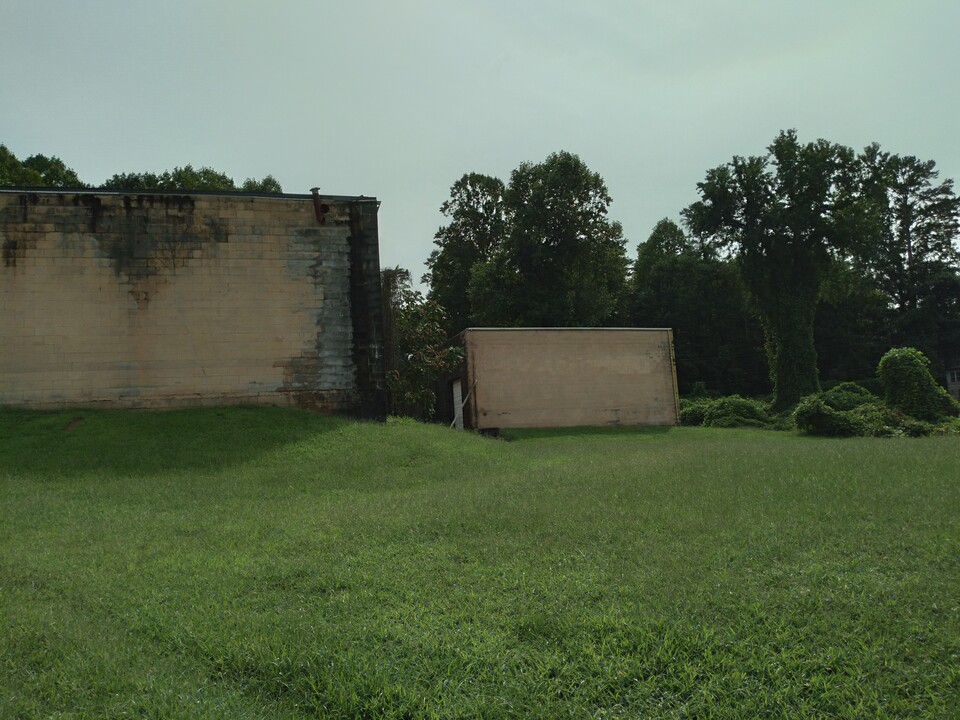 198 Cowan St in Rutherfordton, NC - Building Photo