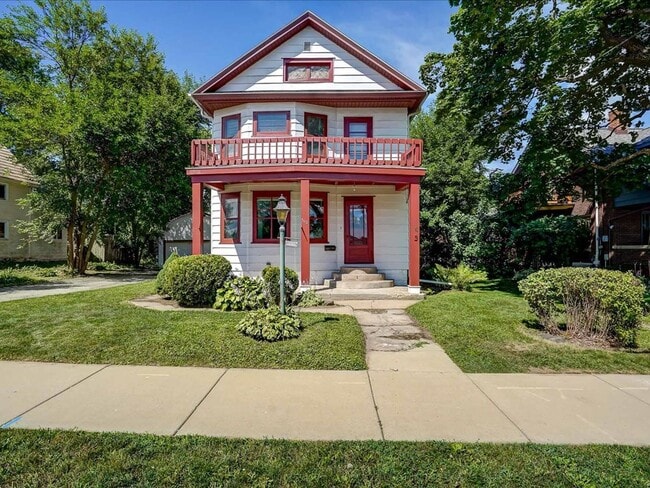 property at 302 S Shuman St