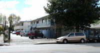 15552 Vanowen St in Van Nuys, CA - Foto de edificio - Building Photo