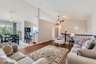 284 Dover Ct in Broomfield, CO - Building Photo