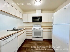 14023 32nd Ave NE in Seattle, WA - Building Photo - Building Photo