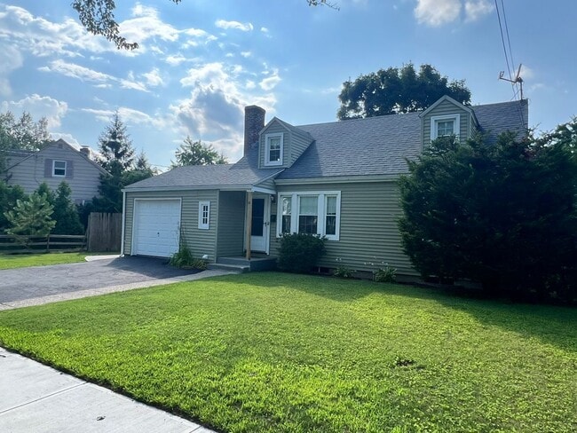 12 Bessemer St in Springfield, MA - Building Photo - Building Photo