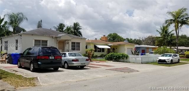 2526 Taylor St-Unit -1-4 in Hollywood, FL - Building Photo - Building Photo