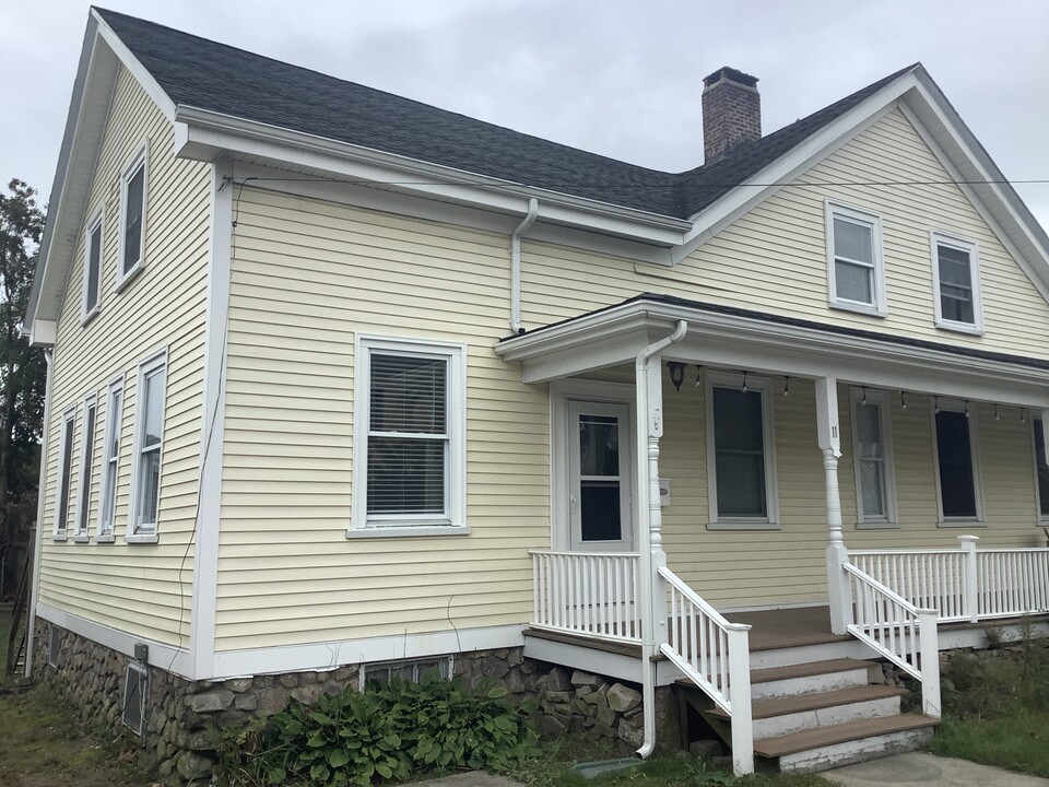 11 Jay St, Unit 11 in Westerly, RI - Building Photo