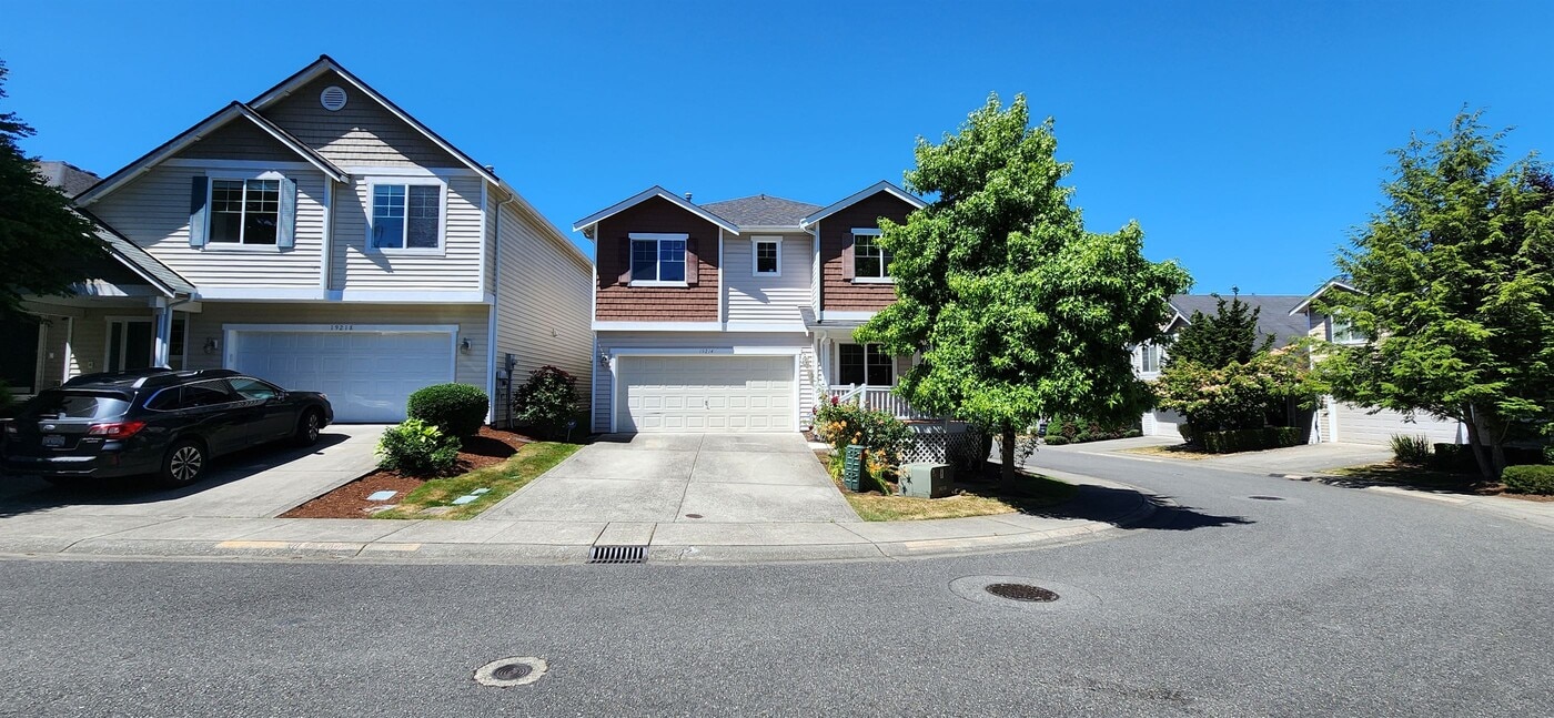 19214 26th Ave SE in Bothell, WA - Foto de edificio