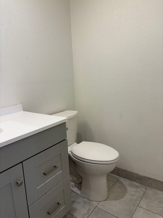 5480 Chocolate Dr in Reno, NV - Building Photo - Building Photo