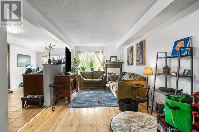 148 Talltree Crescent in Ottawa, ON - Building Photo - Building Photo