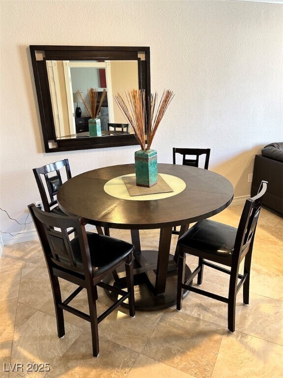 210 E Flamingo Rd in Las Vegas, NV - Building Photo - Building Photo