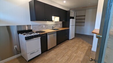 3508 Wallingford Ave N in Seattle, WA - Foto de edificio - Building Photo