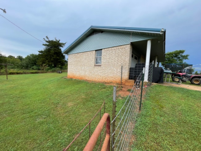 property at 2751 Redland Rd