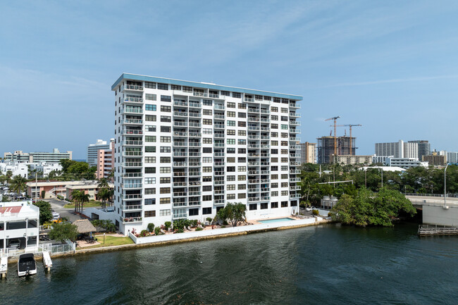 The Waterbury in Pompano Beach, FL - Building Photo - Building Photo