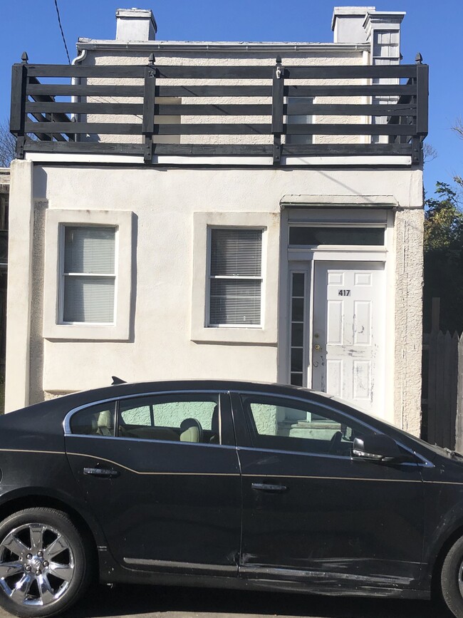 417 W Queen Ln in Philadelphia, PA - Building Photo - Building Photo