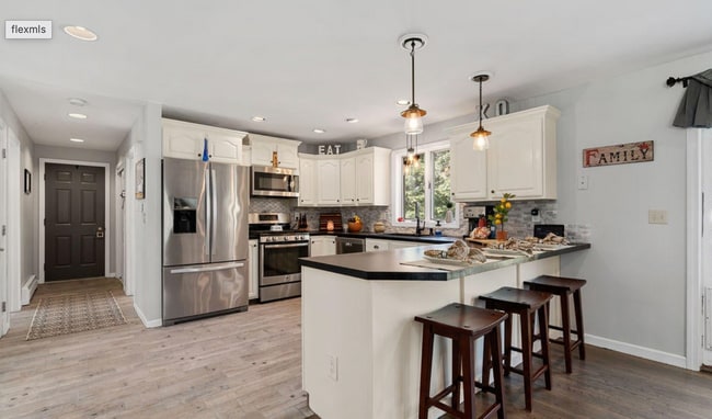 13 White Pine Ln in North Yarmouth, ME - Foto de edificio - Building Photo