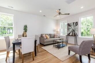 4 Izzy Ct in Charleston, SC - Foto de edificio - Building Photo