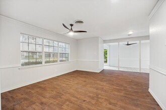 5132 Mimosa Dr in Bellaire, TX - Building Photo - Building Photo