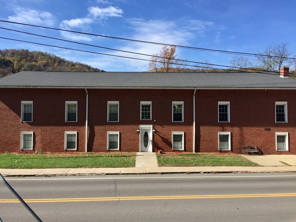 19207 Legislative Rd in Barton, MD - Building Photo