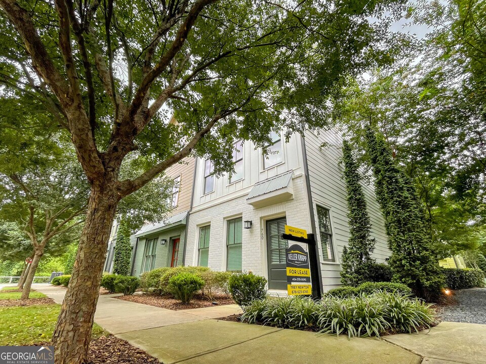 760 Winton Way in Atlanta, GA - Building Photo
