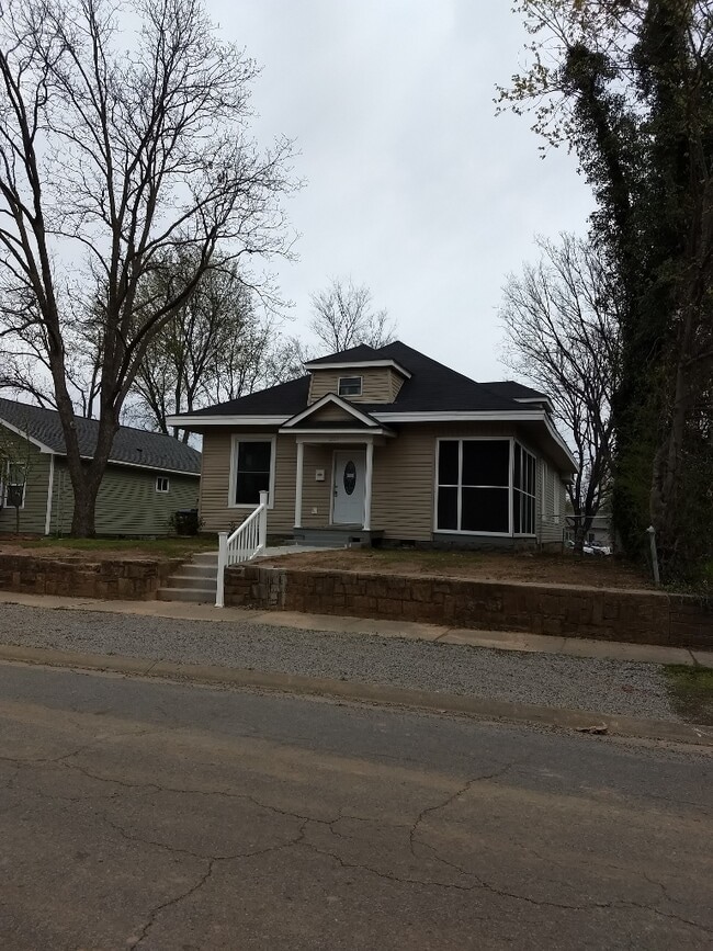 property at 2819 Tilles Ave