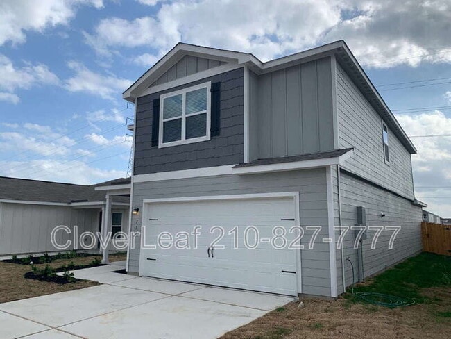 772 Shoal Crk in New Braunfels, TX - Building Photo - Building Photo