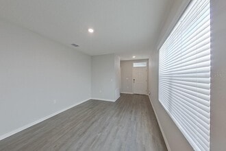 32044 Katelin Cir in Leesburg, FL - Building Photo - Building Photo