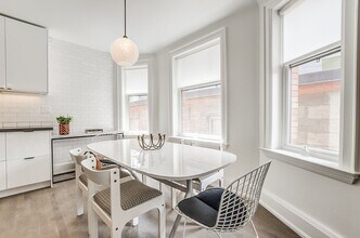 795 College St in Toronto, ON - Building Photo - Building Photo