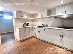 ALL INCLUSIVE Beautifully Renovated 1 Bedr in Windsor, ON - Building Photo - Building Photo