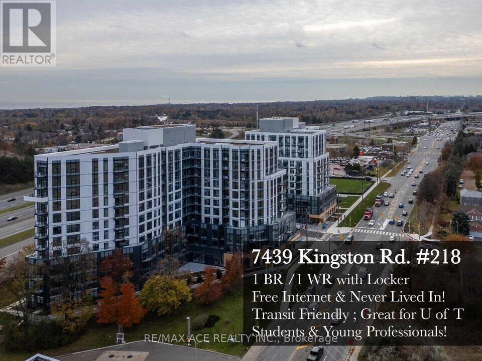 7439 Kingston Rd in Toronto, ON - Building Photo