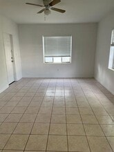 1729 Wiley St in Hollywood, FL - Building Photo - Building Photo