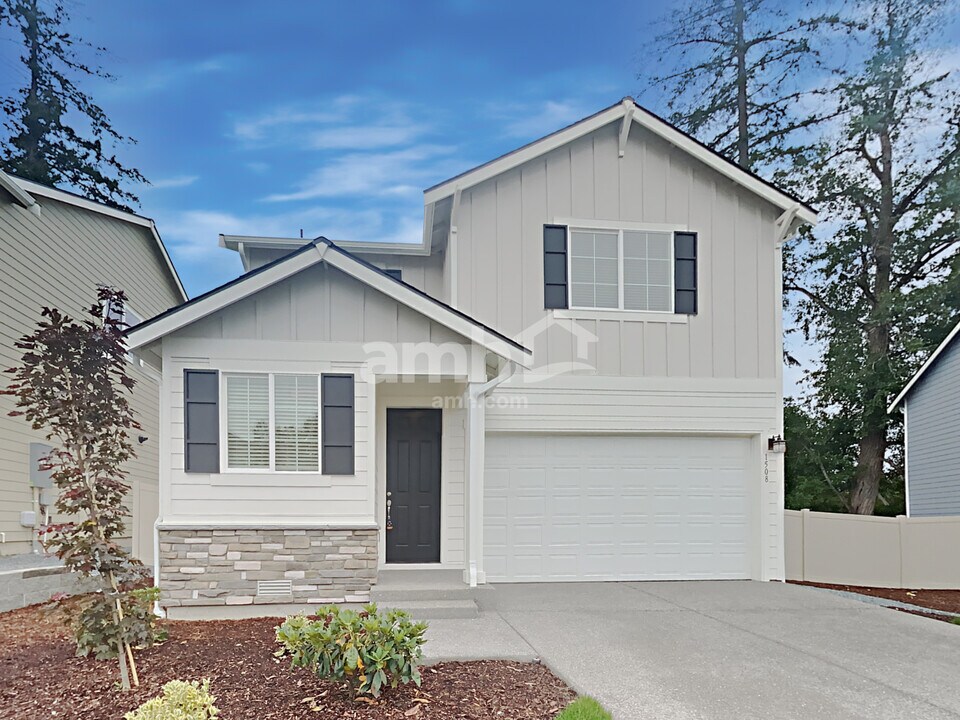 1508 193rd St Ct E in Spanaway, WA - Building Photo