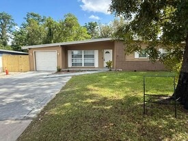 6221 Oakcrest Cir, Unit 6 in Orlando, FL - Building Photo