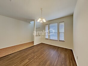 2915 Encino Riv in San Antonio, TX - Foto de edificio - Building Photo